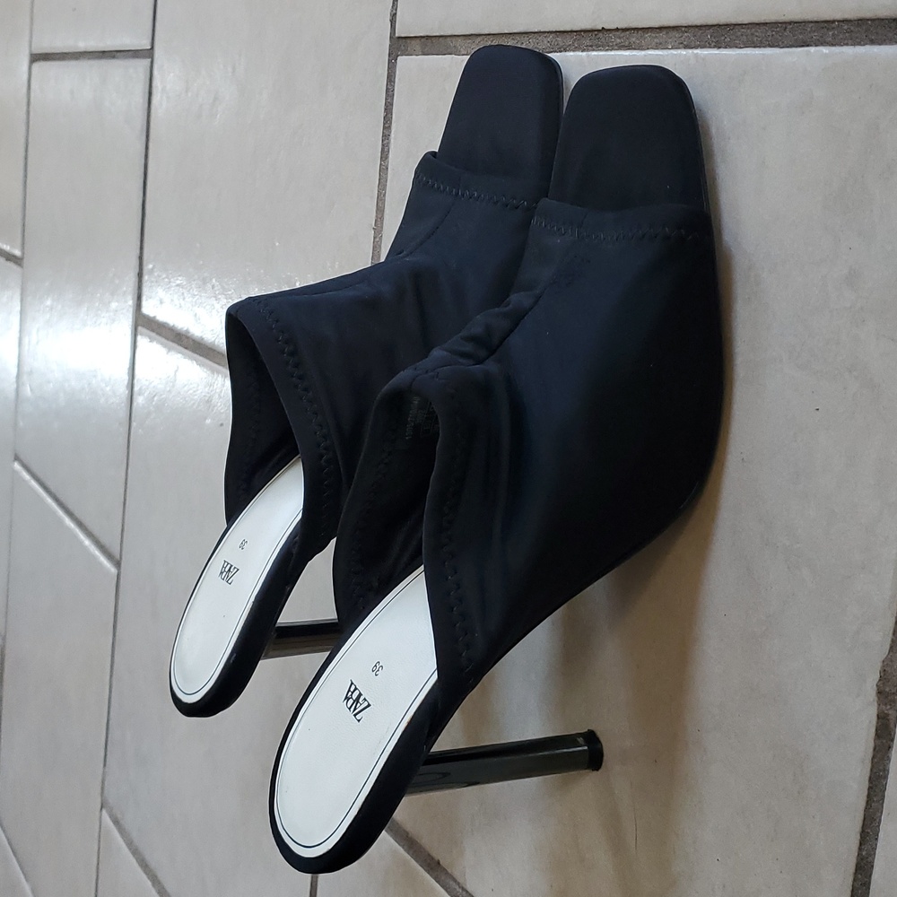 Zara Elegant Black Heeled Mules